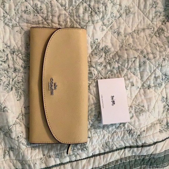 Coach- women’s accordion wallet - Picture 2 of 3